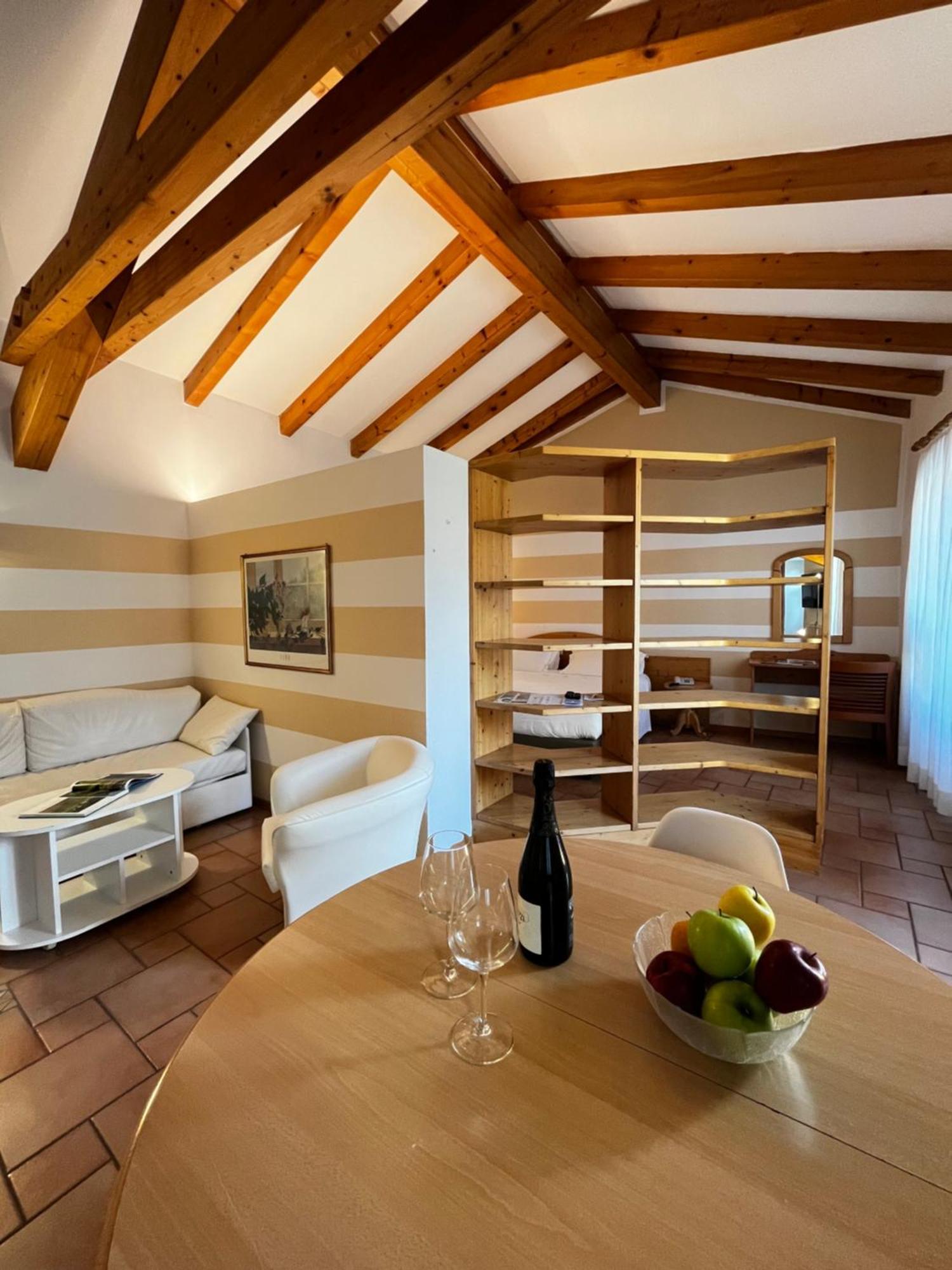 Manci Apartments By Hotel America 特伦托 外观 照片